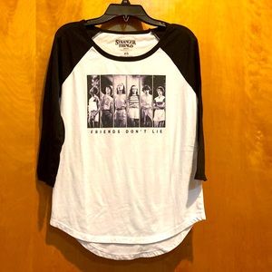 STRANGER THINGS *FRIENDS DON’T LIE* WHITE & BLACK RAGLAN~XS-HOT TOPIC